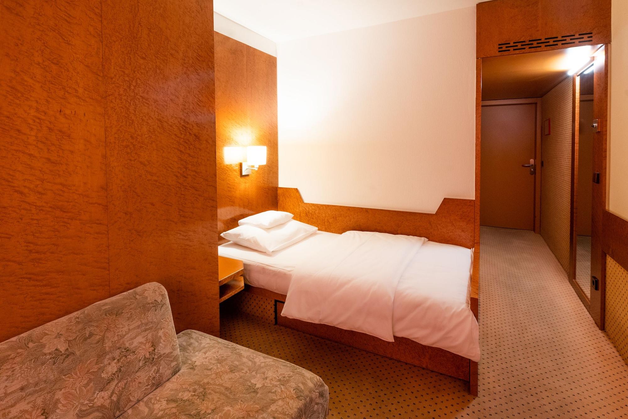 Hotel Royal Штутгарт Экстерьер фото